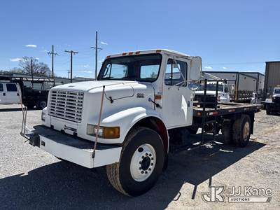 2001 International 4900 Flatbed Truck