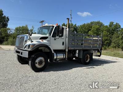2013 International 7300 Stake Truck