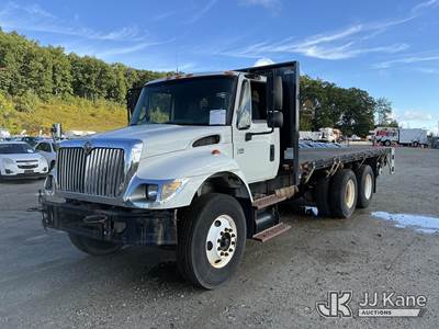 2006 International 7400 6X4 Flatbed Truck
