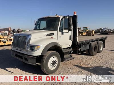 2004 International 7600 T/A Flatbed Truck