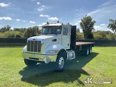 2015 Peterbilt 348 Flatbed Truck