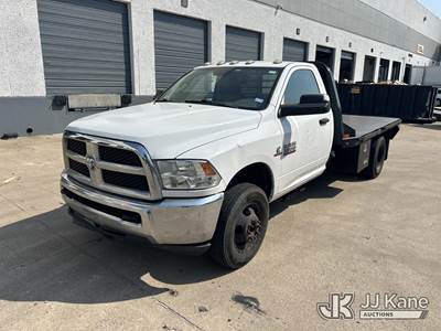RAM 3500 Flatbed Truck