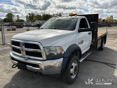 2015 RAM 4500 Regular Cab DRW Crew-Cab Flatbed Truck