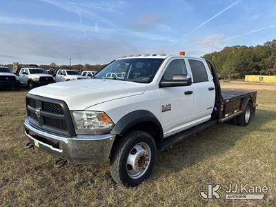 2015 RAM 5500 4x4 Crew-Cab Flatbed Truck