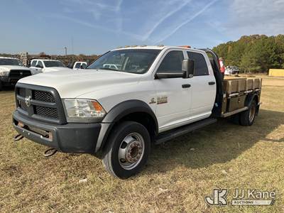2015 RAM 5500 4x4 Crew-Cab Flatbed Truck