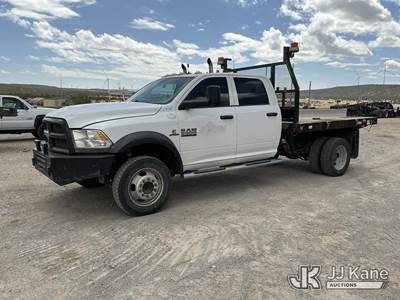 2017 RAM 5500 4x4 Crew-Cab Flatbed Truck