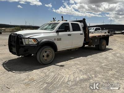2015 RAM 5500 4x4 Crew-Cab Flatbed Truck