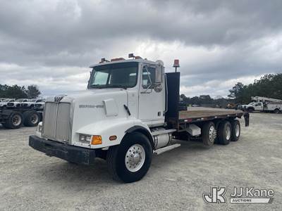 2005 Western Star Trucks 4900 SA Flatbed Truck
