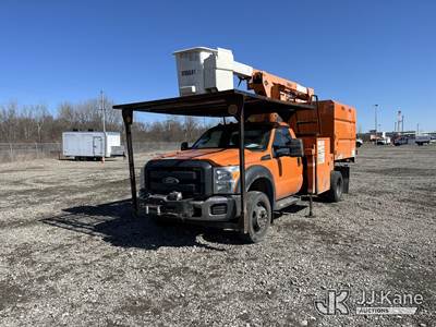 Versalift SST40EIH, 45 ft, Articulating & Telescopic Bucket