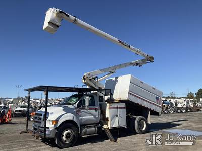 Terex/HiRanger XT55, 60 ft, Over-Center Bucket Truck