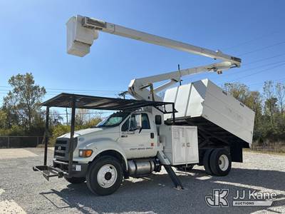 HiRanger XT55, 60 ft, Over-Center Bucket Truck