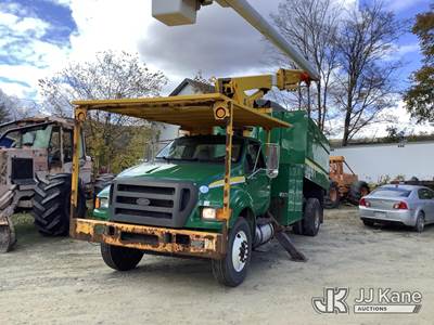 Altec LRV-52, 57 ft, Over-Center Bucket Truck