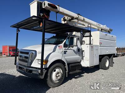 HiRanger XT55, 60 ft, Over-Center Bucket Truck