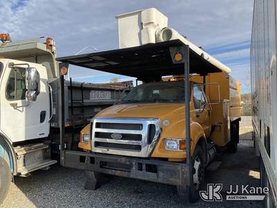 Altec LR7-56, 61 ft, Over-Center Bucket Truck