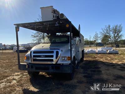 Altec LR760-E70, 75 ft, Over-Center Elevator Bucket Truck