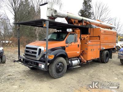 Altec LR760E70, 75 ft, Over-Center Elevator Bucket Truck