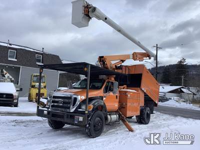 Altec LR760E70, 75 ft, Over-Center Elevator Bucket Truck