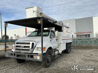Altec LR756, Over-Center Bucket Truck
