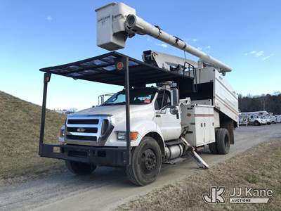 Altec LR760-E70, 75 ft, Over-Center Elevator Bucket Truck