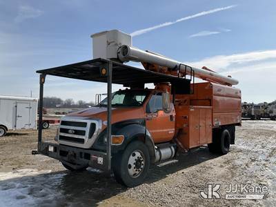 Altec LR760E70, 75 ft, Over-Center Elevator Bucket Truck