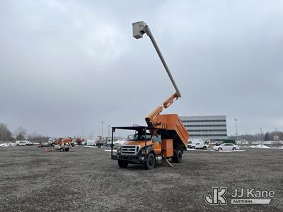 Altec LR756, 61 ft, Over-Center Bucket Truck