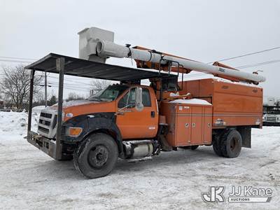 Altec LR760E70, 75 ft, Over-Center Elevator Bucket Truck