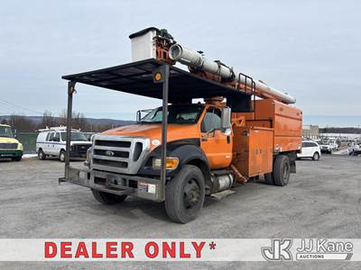 Altec LR760E70, 70 ft, Over-Center Elevator Bucket Truck