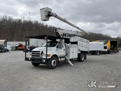 Altec LR760E70, 75 ft, Over-Center Elevator Bucket Truck