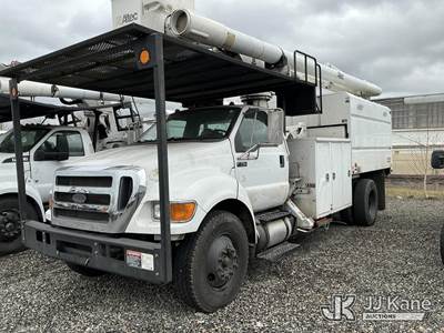 Altec LR760E70, 75 ft, Over-Center Elevator Bucket