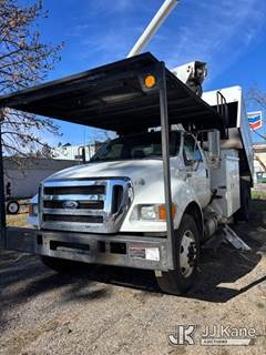 Altec LR760E70, 75 ft, Over-Center Elevator Bucket Truck