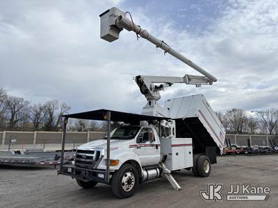 Altec LR760-E70, 75 ft, Over-Center Elevator Bucket Truck