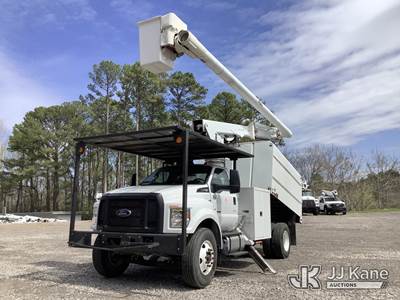 Altec LR7-56, 61 ft, Over-Center Bucket Truck
