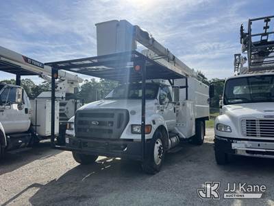 HiRanger XT-55, 60 ft, Over-Center Bucket Truck