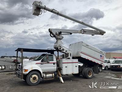 Altec LR760-E70, 75 ft, Over-Center Elevator Bucket Truck