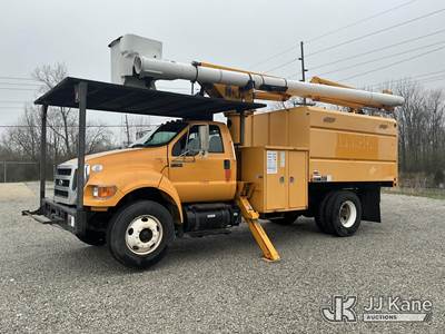 Altec LR7-56, 61 ft, Over-Center Bucket Truck