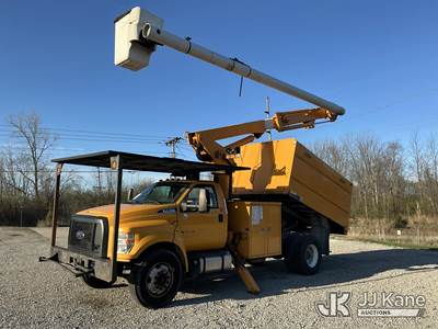 Altec LR7-56, 61 ft, Over-Center Bucket Truck