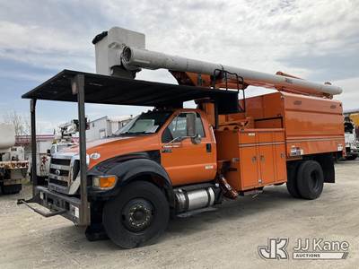 Altec LR760E70, 75 ft, Over-Center Elevator Bucket Truck