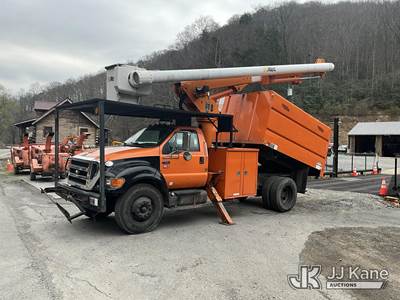 Altec LRV55, 60 ft, Over-Center Bucket Truck