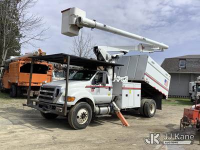 Altec LR760-E70, 75 ft, Over-Center Elevator Bucket Truck