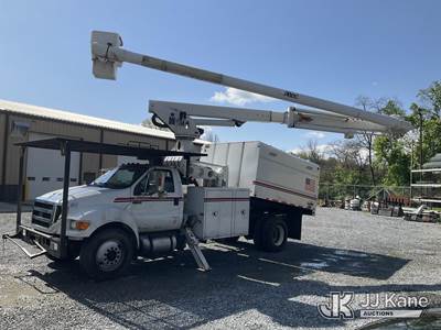 Altec LR760-E70, 75 ft, Over-Center Elevator Bucket Truck