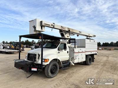 Versalift _, Over-Center Bucket Truck