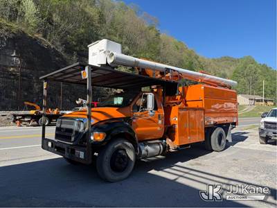 Altec LR760E70, 75 ft, Over-Center Elevator Bucket Truck