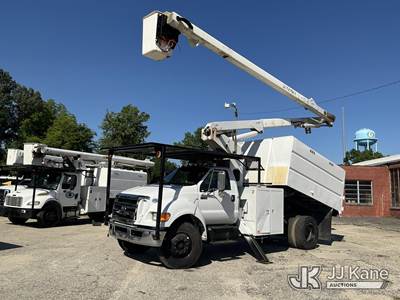 Terex/HiRanger XT55, 60 ft, Over-Center Bucket Truck
