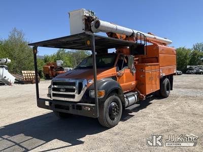 Altec LR760E70, 75 ft, Over-Center Elevator Bucket Truck