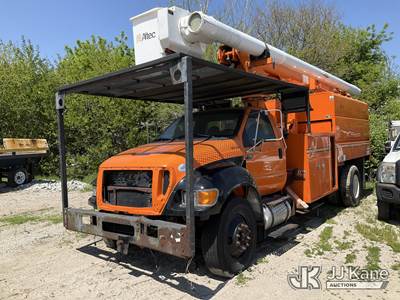 Altec LRV60-E70, 75 ft, Over-Center Bucket Truck