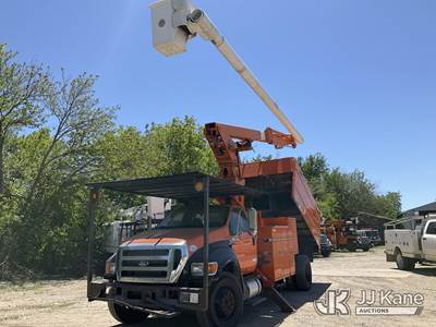 Altec LR760E70, 75 ft, Over-Center Elevator Bucket Truck
