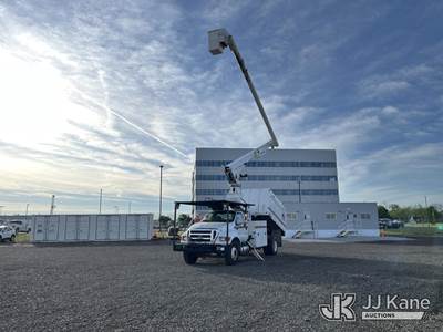 Altec LR760-E70, 75 ft, Over-Center Elevator Bucket Truck