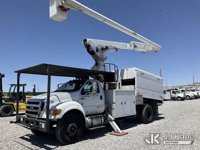 Altec LR760E70, 75 ft, Over-Center Elevator Bucket Truck