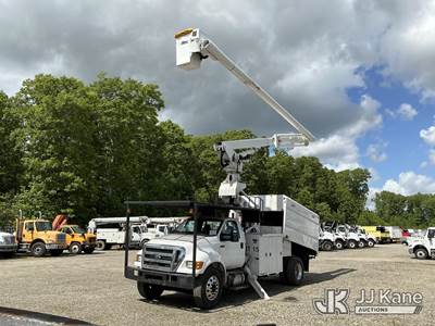 Altec LR760-E70, 75 ft, Over-Center Elevator Bucket Truck