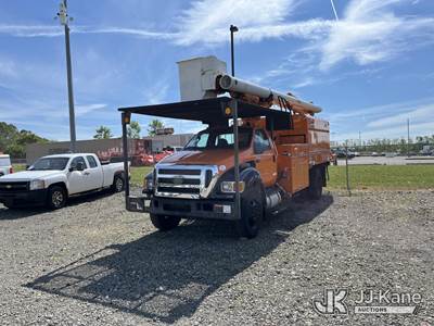 Altec LR760E70, 75 ft, Over-Center Elevator Bucket Truck